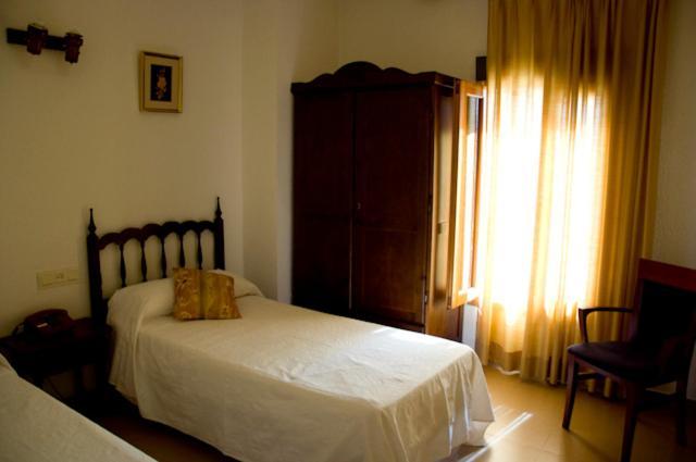 Hotel Alvarez Tuejar Room photo