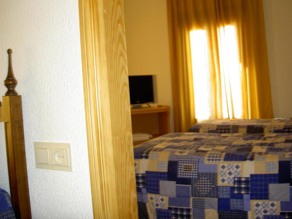 Hotel Alvarez Tuejar Room photo